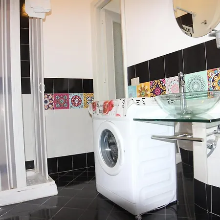 Il Profumo Del Porto Bed and Breakfast 2*